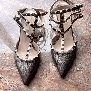 Valentino Garavani rock stud ankle strap pump in bronze leather